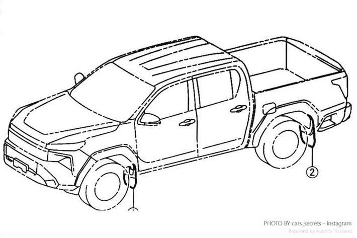 Nhìn từ giữa thân xe, có thể thấy khung cửa sổ vẫn tương tự, nhưng Toyota đã có những cải tiến và thay đổi ở nhiều chi tiết. Không chỉ thiết kế đầu - đuôi - nội thất cabin đều được thay đổi hoàn toàn, mà các điểm lắp đặt thân xe cũng được thiết kế mới.