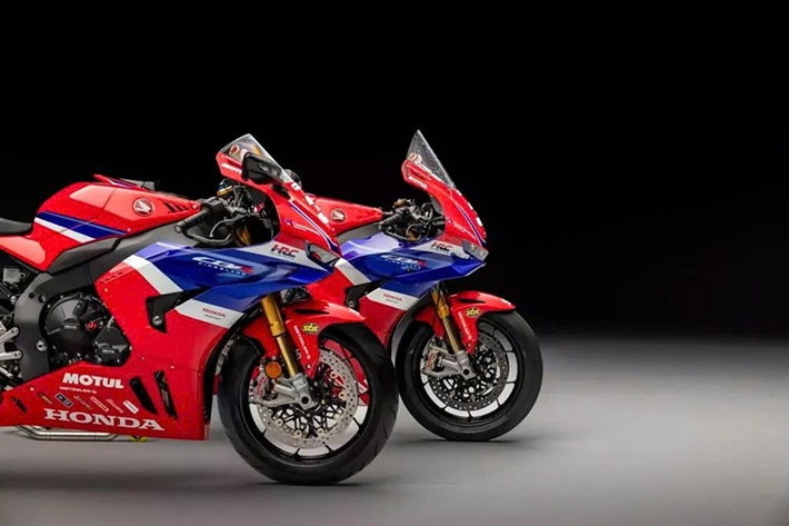 Ngoài ra, một số phụ kiện Honda cũng được bao gồm trong gói này, bao gồm kính chắn gió cao, ốp ghế sau và nắp đổ dầu HRC. Bộ bảo vệ két nước Evotech, ốp bảo vệ cần phanh, giá đỡ paddock và lốp Metzeler hoàn thiện các tính năng bổ sung.