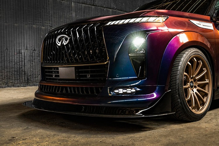 Bộ mâm kích thước 24 inch thiết kế đa chấu mô phỏng theo Nissan GT-R T-Spec Takumi Edition, kết hợp bộ lốp Yokohama PARADA Spec-X với bề mặt lên đến 315 mm.