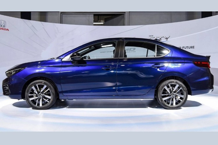 Giải thích lý do không đưa City e:HEV về Việt Nam, đại diện Honda cho biết hãng đã khảo sát thị trường và nhận thấy nhu cầu dành cho động cơ hybrid ở phân khúc xe khoảng 600 triệu đồng vẫn còn thấp. Vì vậy, Honda Việt Nam quyết định tiếp tục duy trì phiên bản thuần xăng cho City - mẫu sedan hạng B chủ lực của hãng.
