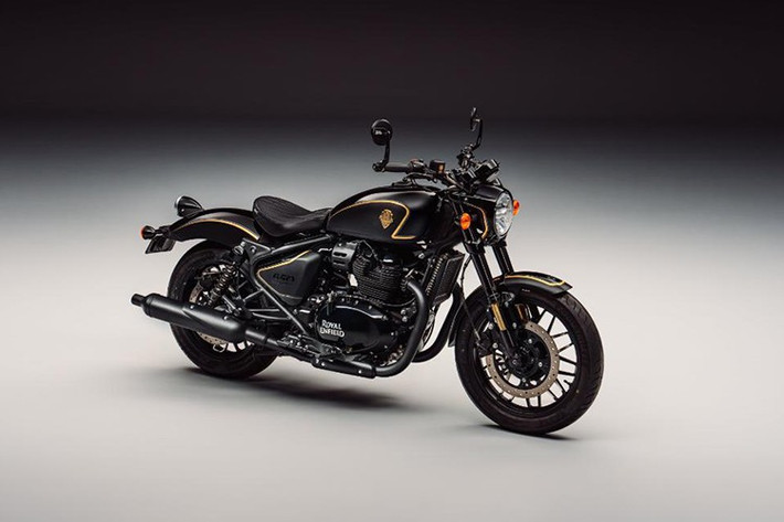 Phiên bản đặc biệt này không chạy theo thay đổi hiệu suất, mà tập trung hoàn toàn vào vật liệu, mức độ hoàn thiện và tính độc quyền – yếu tố khiến câu chuyện trở nên mạch lạc hơn.