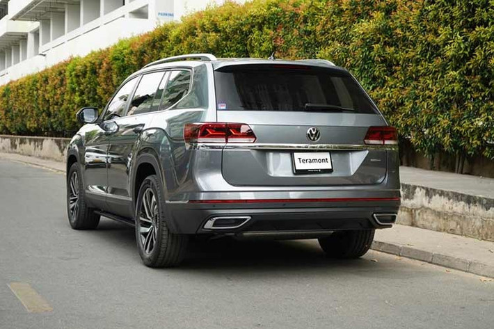 Được biết, những chiếc Volkswagen Teramont Limited nhận ưu đãi có năm sản xuất (số VIN) 2023. Do đó, số lượng những chiếc xe tồn kho này khá hạn chế, có đại lý chỉ còn đúng 1 chiếc. Bù lại, đại lý sẽ cho phép khách hàng chọn màu tùy thích như một cách để kích cầu, giúp đẩy nhanh hàng tồn.