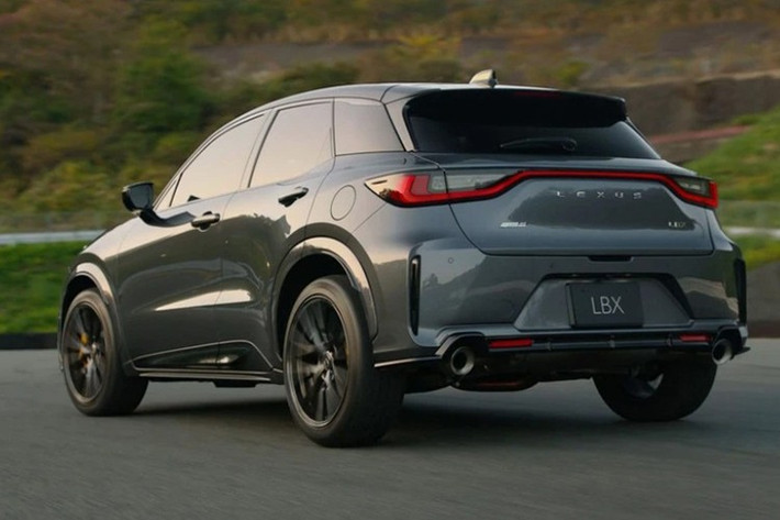 Mức giá bán của bản đặc biệt này là con số không nhỏ với một mẫu SUV đô thị có chiều dài chỉ 4.190 mm, nhưng được xem là hợp lý với những gì Lexus mang lại: cá tính, độc quyền và hiệu suất ấn tượng.