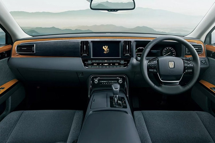 Bên cạnh đó, xe được tích hợp thêm hệ thống hỗ trợ lái chủ động Proactive Driving Assist, có thể hỗ trợ đánh lái và phanh khi phát hiện tình huống bất ngờ, như người đi bộ băng ngang hoặc xe phía trước giảm tốc, qua đó nâng cao tính an toàn cho hành khách.