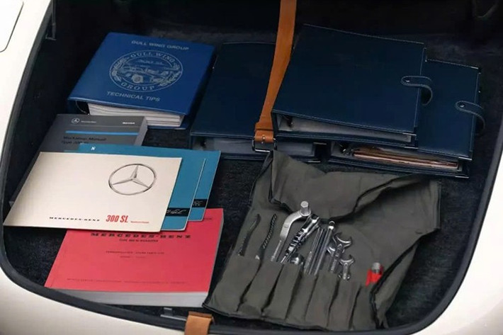 Vào thời điểm chiếc xe đổi chủ và thuộc về Bill Sutherland của Sutherland-Marlow Mercedes-Benz ở Spokane vào cuối năm 1970, chiếc Roadster đã đi được khoảng 28.547 miles. Chiếc xe tiếp tục thu hút các nhà sưu tập, bao gồm Phil Smart Sr. và con trai ông, Phil Smart Jr., người cuối cùng đã bán nó nhưng đã đưa nó trở lại gia đình vào năm 2001.