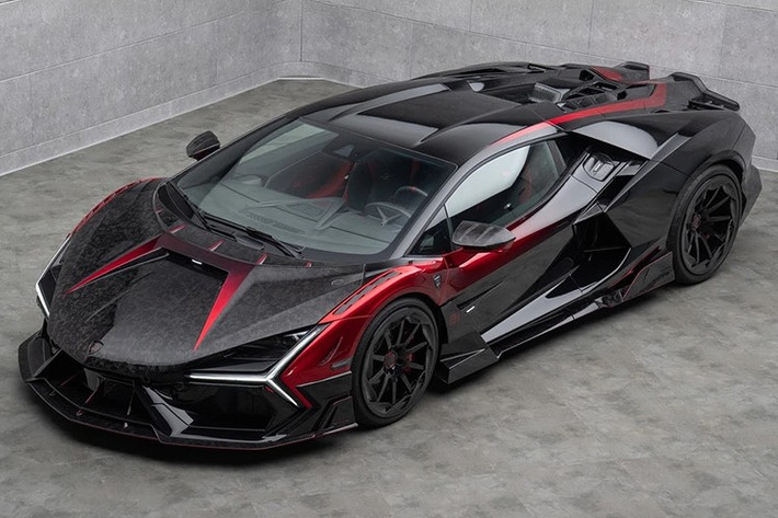 Siêu xe Lamborghini Revuelto ra mắt cuối năm 2024 và Mansory đã thực hiện gói nâng cấp hiệu năng "Initiate" dành riêng cho siêu phẩm này. Mỗi chiếc xe Mansory Initiate dựa trên yêu cầu của khách hàng nên thiết kế khác nhau. Chiếc siêu xe Revuelto Mansory Initiate này thuộc sở hữu của tay đua F1 người Pháp - Esteban Ocon với nhiều chi tiết cá nhân hóa độc đáo.