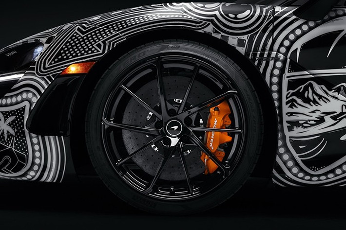 “Project Viva thể hiện rõ bản chất của McLaren Special Operations – vượt ra ngoài khuôn khổ thông thường để tạo ra thứ gì đó thực sự mang tính cá nhân”, ông Jonathan Simms, giám đốc MSO, phát biểu.