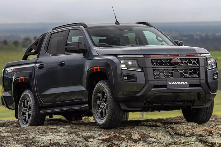 Dù phát triển dựa trên nền tảng kỹ thuật chung với Mitsubishi Triton, mẫu xe bán tải Nissan Navara 2026 thế hệ mới vẫn được định hình với phong cách thiết kế riêng biệt, hệ thống treo tinh chỉnh riêng và nhiều trang bị đậm chất địa hình.