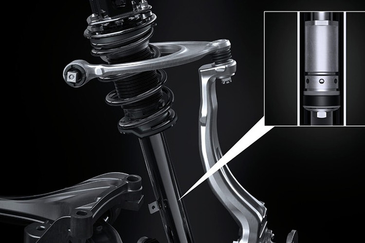 Các trang bị cao cấp của xe bao gồm: Mâm BBS rèn 19 inch sơn đen. Đèn pha ba bóng LED. Cửa sổ trời. Hệ thống âm thanh Mark Levinson. Rèm che nắng sau chỉnh điện. Gói công nghệ và xử lý Handling Package... Lexus IS 2026 chỉ còn một lựa chọn động cơ V6 3.5L hút khí tự nhiên, công suất 314 mã lực và mô-men xoắn 380 Nm.