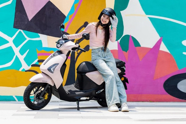 Wuyang Honda, một trong những liên doanh của Honda tại Trung Quốc, vừa chính thức giới thiệu mẫu xe tay ga Honda NWM125 2025 mới. Mẫu xe tay ga nhỏ xinh này mang thiết kế hoàn toàn mới, với kích thước tương đương mẫu NS150LA của Sundiro Honda.