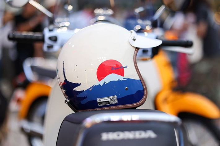 Cung cấp sức mạnh cho Super Cub Fujisan Limited Edition là động cơ 110cc, 4 kỳ, SOHC, làm mát bằng không khí, cho công suất 9,1 mã lực và mô-men xoắn cực đại 9,3 Nm.