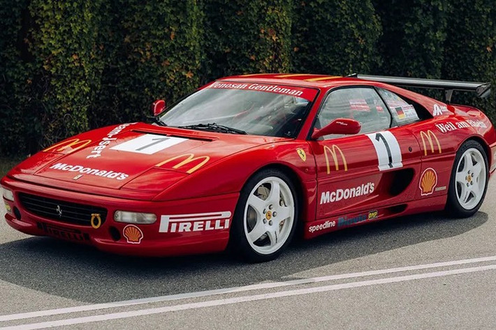 Con số 240.000 GBP nêu trên chỉ là ước chừng, có thể vượt con số 306.000 GBP khoảng 411.611 USD quy đổi 10,7 tỷ đồng. F355 Challenge sẽ mang đến buổi đấu Zoute Concours 2025 do Broad Arrow’s tổ chức và kết quả sẽ công bố vào ngày 10/10.