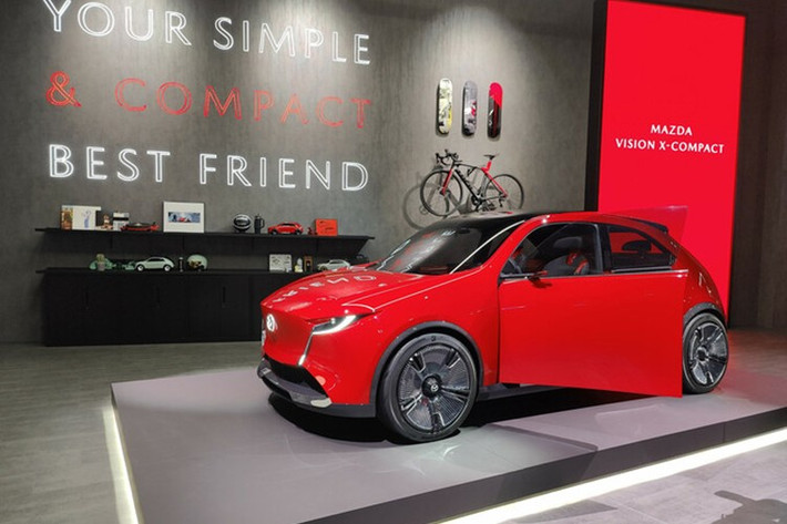 Được gọi là Lambda:1 - động cơ Skyactiv-Z mới của Mazda tối ưu cho quá trình đốt cháy sạch và hoàn toàn, cho phép xe đáp ứng các quy định về khí thải Euro 7 và tiêu chuẩn LEV IV của California. Nhà sản xuất ôtô Nhật Bản dự kiến sẽ trang bị động cơ này cho CX-5 mới vào cuối năm 2027, sau đó là MX-5 thế hệ tiếp theo .