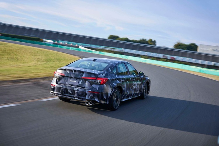 Song song với đó, Honda cũng giới thiệu hàng loạt công nghệ hỗ trợ vận hành tiên tiến như hệ thống quản lý chuyển động (Motion Management System).