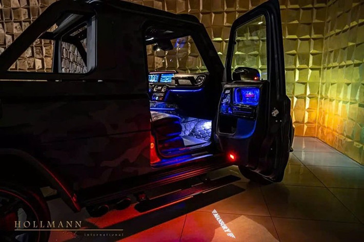 Như đã nói, chỉ có 7 chiếc xe này được xuất xưởng, và chiếc xe trong ảnh đang tìm kiếm một chủ nhân mới với giá lên đến 951.881 euro, bao gồm thuế. Con số này tương đương hơn 1,1 triệu đô la Mỹ theo tỷ giá hối đoái hiện tại.