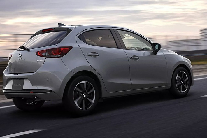 Mazda đã bắt đầu nhận đặt trước Mazda2 phiên bản 2026 tại Nhật Bản, với kế hoạch mở bán chính thức từ đầu tháng 12/2025 tới đây.