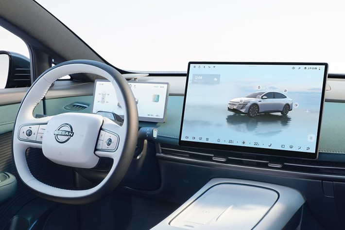 Nissan cũng đã thành lập một liên doanh mới với Dongfeng Motor - nhà sản xuất ô tô quốc doanh lớn của Trung Quốc để xử lý các thủ tục xuất khẩu, hải quan và logistics. Liên doanh này do công ty con của Nissan tại Trung Quốc nắm giữ khoảng 60% cổ phần. Động thái này giúp Nissan kiểm soát tốt hơn quy trình xuất khẩu và nhanh chóng mở rộng sự hiện diện của xe điện tại các thị trường chiến lược.