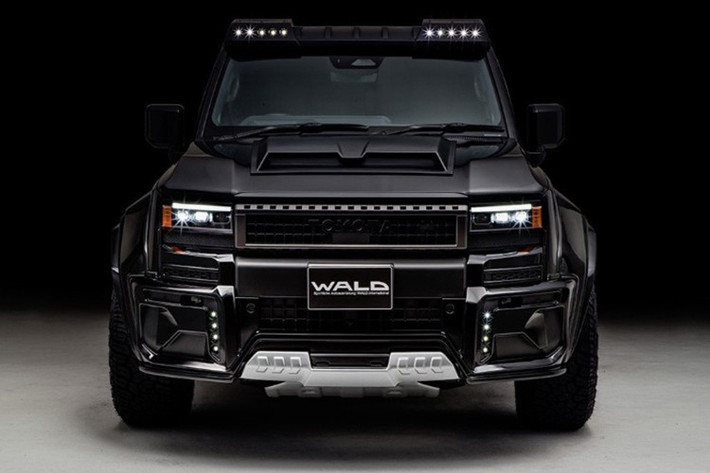Wald International cho biết gói nâng cấp Black Bison dành cho Land Cruiser 250 không chỉ là thay đổi ngoại hình, mà còn thể hiện tinh thần “mạnh mẽ và khác biệt” - hai yếu tố đã làm nên danh tiếng của hãng độ Nhật Bản suốt nhiều thập kỷ qua.
