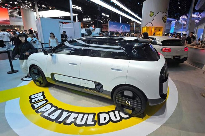 Vào năm 2005, doanh số hàng tháng của dòng xe này đã vượt mốc 10.000 chiếc. Đến năm 2011, doanh số tích lũy của Chery QQ đã vượt mốc 1 triệu chiếc. Tuy nhiên, những mẫu xe ra mắt sau đó lại có doanh số thấp do thị trường cạnh tranh khốc liệt khiến dòng Chery QQ bị khai tử vào năm 2014.