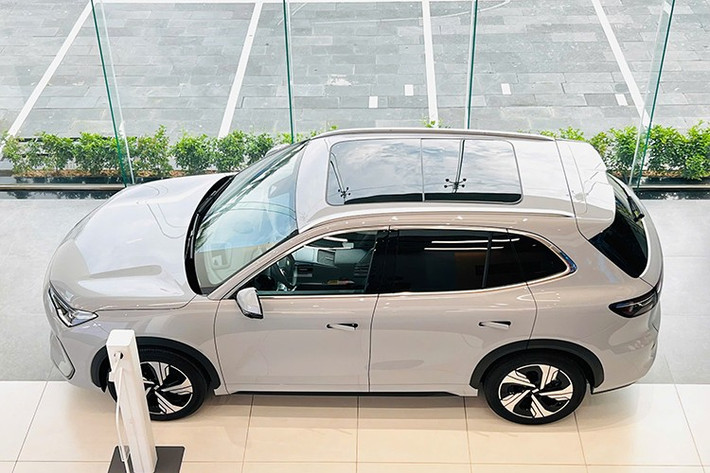 Ưu đãi sẽ được khấu trừ trực tiếp vào giá bán tại thời điểm ký hợp đồng mua bán và hoàn tất đặt cọc. Số lượng có hạn, chương trình kết thúc khi đủ số lượng đăng ký hoặc có thông báo chính thức từ Geely Việt Nam. Sự kiện ra mắt Geely Monjaro và EX5 sẽ diễn ra vào ngày 16/7/2025.