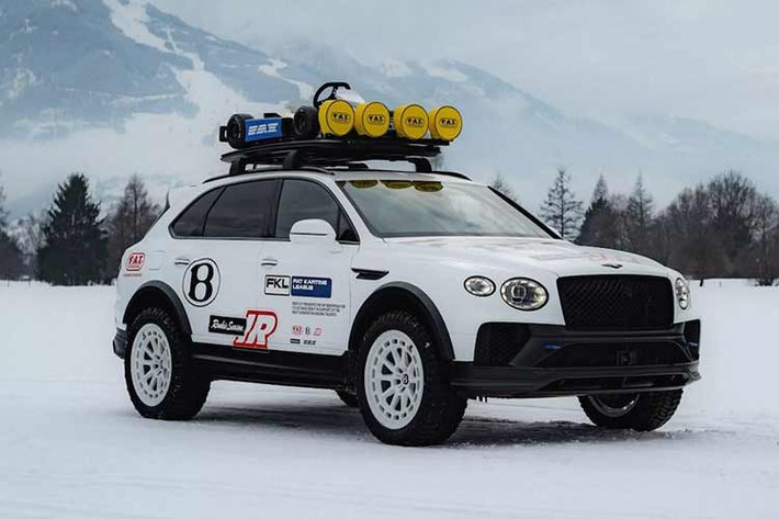 Bentley ra mắt Bentayga X Concept tại FAT Ice Race ở Zell am See. Chiếc Bentayga X Concept độc đáo này được phát triển nhằm kích thích nhu cầu off-road nâng cao hơn của Bentayga. Đặc biệt đây cũng là mẫu xe kỷ niệm sự khởi đầu của quan hệ đối tác FAT International.
