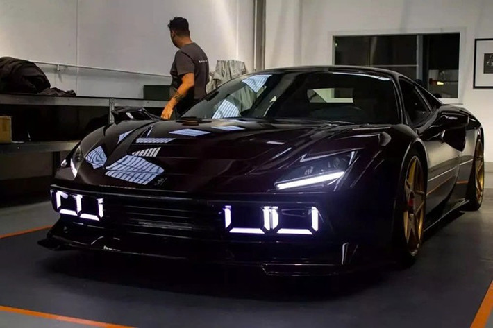 Manifattura Automobili Torino (MAT), 1 hãng chuyên phục chế các siêu xe cổ điển cũng như nhận các dự án biến siêu xe cổ điển trong "thân xác" của siêu xe hiện đại, dự án mới nhất 273 Potenza, một sáng tạo tùy chỉnh bắt mắt lấy cảm hứng từ mẫu xe biểu tượng 288 GTO của Ferrari, nhưng xác xe lại chính là Ferrari F8 Tributo.