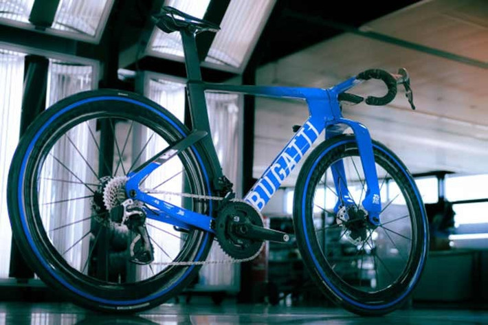 Những tiến bộ công nghệ đột phá như nan hoa boomerang đúc liền, các bộ phận bên trong trục bánh xe được thiết kế chính xác và liên kết trục/mặt bích được tăng cường cho phép chất lượng lái xe cực kỳ xuất sắc, cảm giác sống động và trực quan, với hiệu suất chưa từng có.