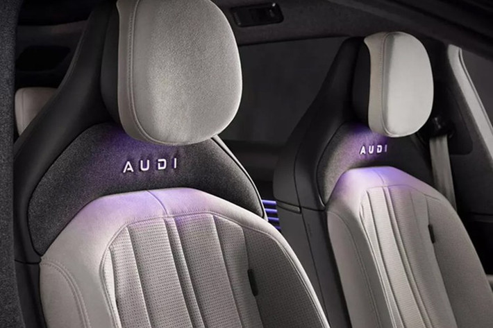 Về công nghệ hỗ trợ lái, E5 Sportback tích hợp 27 cảm biến (lidar, radar, siêu âm và camera) cùng chip Nvidia Orin-X, kết hợp giải pháp lái tự động Momenta’s EBM, cho phép hỗ trợ di chuyển trong đô thị, đường cao tốc và tự động đỗ xe.