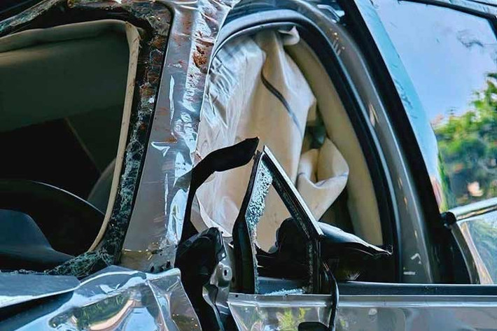 Theo Lynk &amp; Co, nền tảng BMA này sử dụng 63,4% thép cường độ cao và siêu cao. Trong đó, có 15,76% thép boron vốn là một loại á kim có sức chịu kéo giãn cao nhất, mang đến độ bền khung lên đến 1.600 Mpa cho Lynk &amp; Co 06.