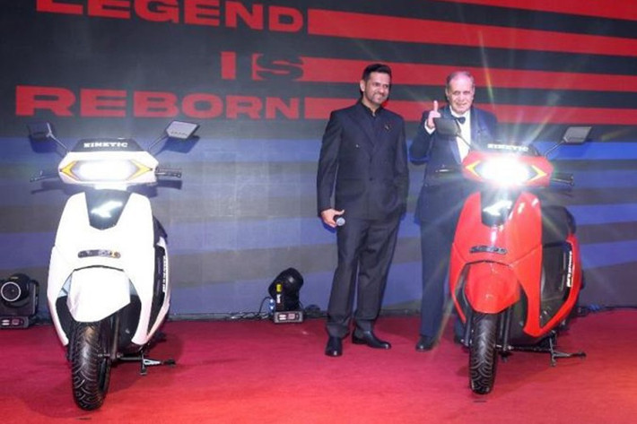 Kinetic DX 2025 mới là sản phẩm của thương hiệu xe điện Kinetic Watts &amp; Volts (thuộc sở hữu của Kinetic Engineering Limited – một cái tên từng nổi bật trên thị trường xe hai bánh Ấn Độ). Dòng xe đánh dấu bước ngoặt của Kinetic trong lĩnh vực sản xuất xe máy điện.