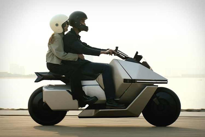 Omoway dự kiến mở đặt hàng và công bố xe máy điện Omo X 2026 tại Indonesia vào cuối tháng 4 tới và dự kiến bàn giao vào tháng 5/2026 tới đây. Giá bán và thông số chi tiết sẽ được công bố khi sản phẩm chính thức mở bán.