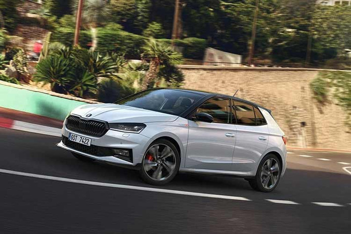 Fabia 130 trang bị động cơ tăng áp 1,5 lít, sản sinh công suất 175 mã lực, kết hợp với hệ thống treo hạ thấp trọng tâm và phần mềm lái được hiệu chỉnh lại. Xe cũng bổ sung các yếu tố khí động học tinh tế, gồm: bộ chia phía trước, cánh lướt gió phía sau và bộ khuếch tán, cùng với 130 huy hiệu, bộ mâm hợp kim kích thước 18 inch sơn màu khói với kẹp phanh màu đỏ.