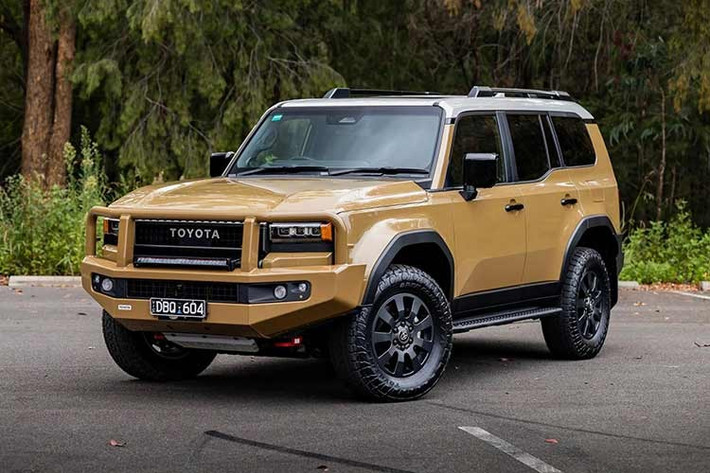 Toyota Land Cruiser Prado Altitude 2026 vừa được bổ sung hệ thống giám sát áp suất lốp tại thị trường Úc – đây là phiên bản chuyên trị off-road của dòng xe SUV Land Cruiser Prado trong đợt cập nhật nhẹ cho năm 2026.