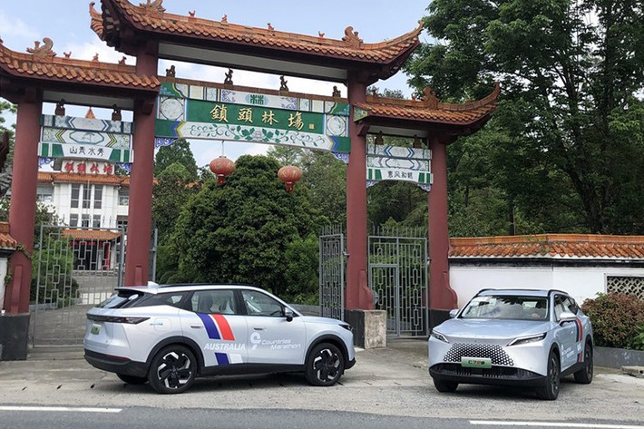 Trước C7, thương hiệu Omoda &amp; Jaecoo đã phân phối hai mẫu xe gồm Omoda C5 và Jaecoo J7 tại thị trường Việt Nam. Việc ra mắt Omoda C7, nhất là bản hybrid cắm sạc cho thấy chiến lược mở rộng dải sản phẩm, đồng thời đón đầu xu hướng điện hóa trong phân khúc xe đô thị tại Việt Nam.