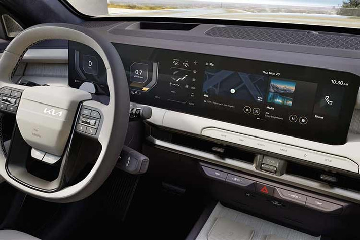 Trang bị an toàn tiêu chuẩn khá đầy đủ với Highway Driving Assist 1.5, Smart Cruise Control Stop &amp; Go, cảnh báo va chạm điểm mù, hỗ trợ giữ làn, hỗ trợ theo làn, phanh tránh va chạm có phát hiện người đi bộ và xe đạp, cùng nhiều hệ thống hỗ trợ khác.