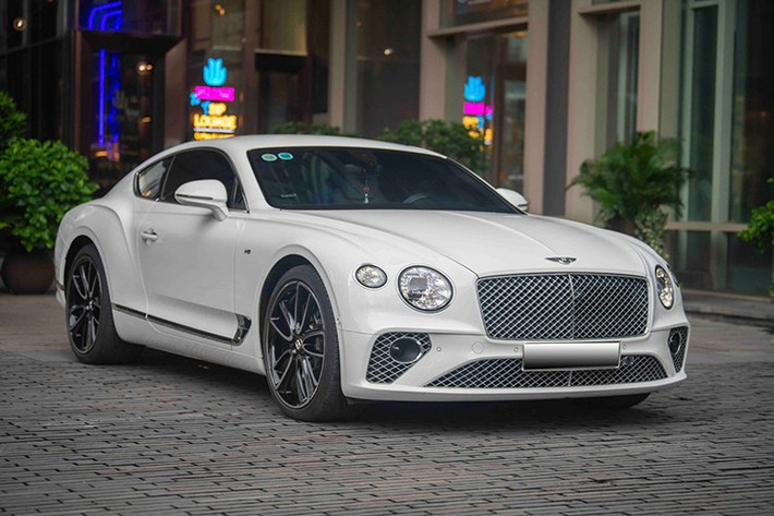 Vào năm 2019, hãng xe Bentley đã giới thiệu chiếc xe kỷ niệm 100 năm, Continental GT mang hơi hướng vừa thế thao, lại vừa quý tộc, và nó nhanh chóng được các đại gia Việt ưa chuộng, đã 6 năm trôi qua, và giờ là lúc các xe đã qua sử dụng xuất hiện trên thị trường.