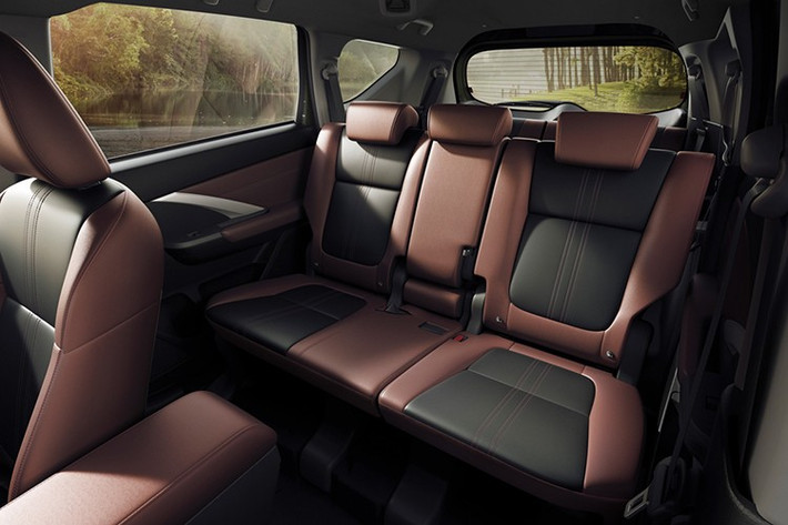 Về vận hành, Xpander HEV 2025 được trang bị động cơ xăng 4 xi-lanh dung tích 1.6L mã 4A92, cho công suất 95 mã lực và mô-men xoắn cực đại 134 Nm.