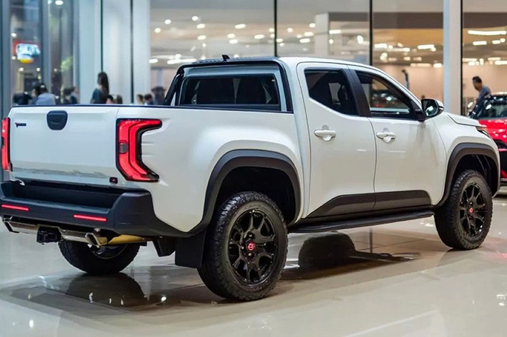 Một điểm thú vị khác là cách đặt tên. Thuật ngữ “Cross” trong Yaris Cross mang ý nghĩa đây là phiên bản crossover của Yaris, vì vậy khi gắn thêm từ “pickup” phía sau sẽ gây cảm giác kỳ cục. “Yaris Truck” nghe có vẻ hợp lý hơn, nhưng lại thiếu đi yếu tố nhận diện thương hiệu vốn có.