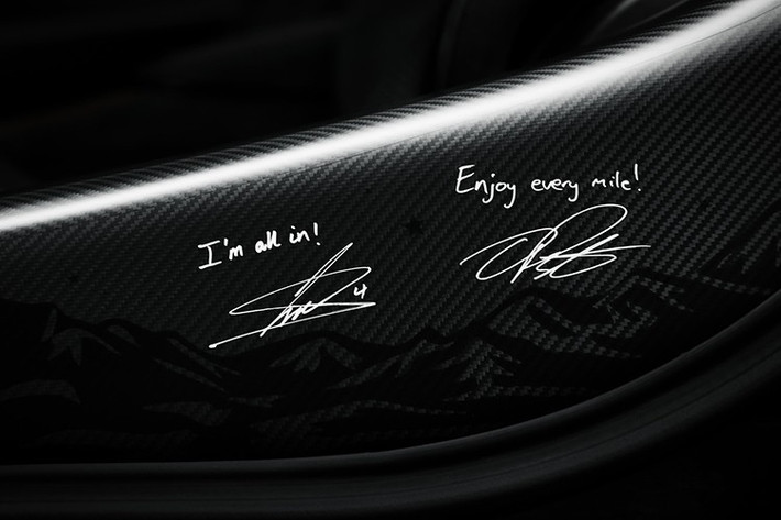 Chiếc 750S Spider được thiết kế riêng này sẽ được trưng bày tại trung tâm trải nghiệm McLaren bên trong Khách sạn Wynn Las Vegas từ ngày 13 đến ngày 20/11/2025, trước thềm giải đua xe Công thức 1 Las Vegas, trước khi bàn giao lại cho chủ xe.