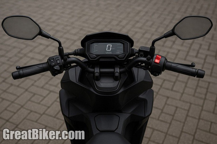 Đồng thời, xe cũng được tích hợp cụm đồng hồ kỹ thuật số toàn phần có kèm chức năng kết nối với smartphone. Các trang bị an toàn trên xe vẫn đầy đủ với hệ thống phanh đĩa trước sau và dự kiến có thêm ABS.