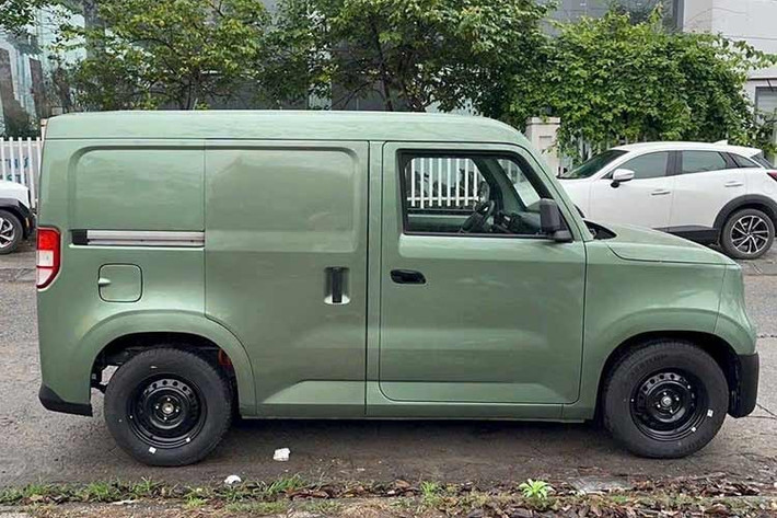 Trước đó, vào đầu năm nay, một số tư vấn bán hàng từng thông tin mẫu xe này có thể được bổ sung cửa lùa bên hông với mức giá tạm tính khoảng 325 triệu đồng. Tuy nhiên, hiện phía VinFast chưa có xác nhận chính thức về mức giá và thông số chi tiết của phiên bản mới.