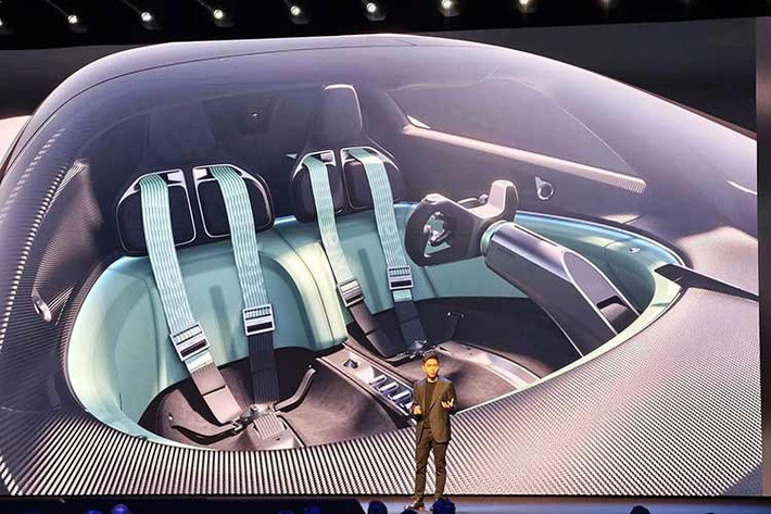 Việc ra mắt mẫu xe này tại châu Âu được giới chuyên môn nhận định là bước đi chiến lược nhằm chuẩn bị cho kế hoạch thương mại hóa xe điện tại thị trường quốc tế vào năm 2027.