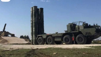 Việc Ấn Độ mua sắm hệ thống tên lửa S-400 không chỉ nhằm bù đắp số tên lửa đã sử dụng, mà còn hướng tới khôi phục đầy đủ chiều sâu kho dự trữ tên lửa tầm xa – yếu tố then chốt tạo nền tảng cho năng lực răn đe và chống tiếp cận/khước từ khu vực (deterrent and denial effects) của S-400. (Nguồn ảnh: Bộ Quốc phòng Nga)