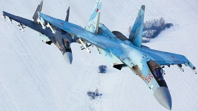 Tiêm kích Su-35 Nga hộ tống Tu-22M3 mang tên lửa chống hạm mới vào Đông Âu