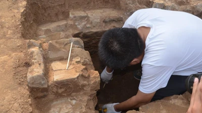 Phát hiện mộ cổ 2.000 năm tại Hà Bắc với quan tài đất sét kỳ lạ