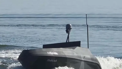 “Tàu mẹ” Barracuda tung đàn UAV tấn công tàu Nga trên sông Dnipro