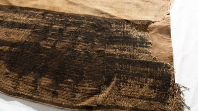 Phát hiện áo choàng chiến tranh Māori cổ đại, giật mình chi tiết lạ