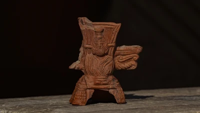 Lư hương khắc hình vị thần Serapis khiến chuyên gia bất ngờ