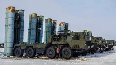 Các bệ phóng tên lửa đất đối không của hệ thống phòng không S-400