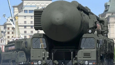 Tên lửa đạn đạo tầm trung RSD-10 của Liên Xô (NATO định danh: SS-20 Saber)